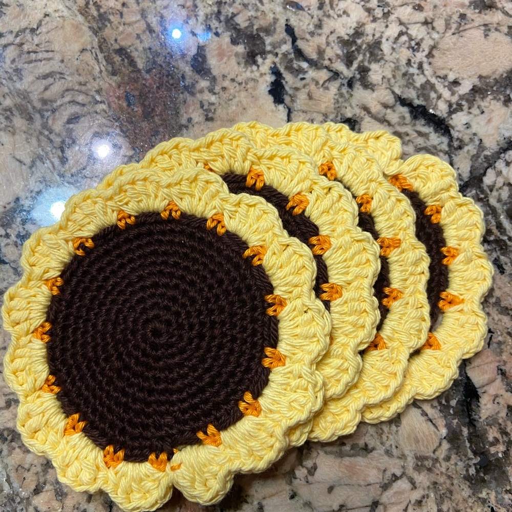 Sunflower crochet drink coasters.
